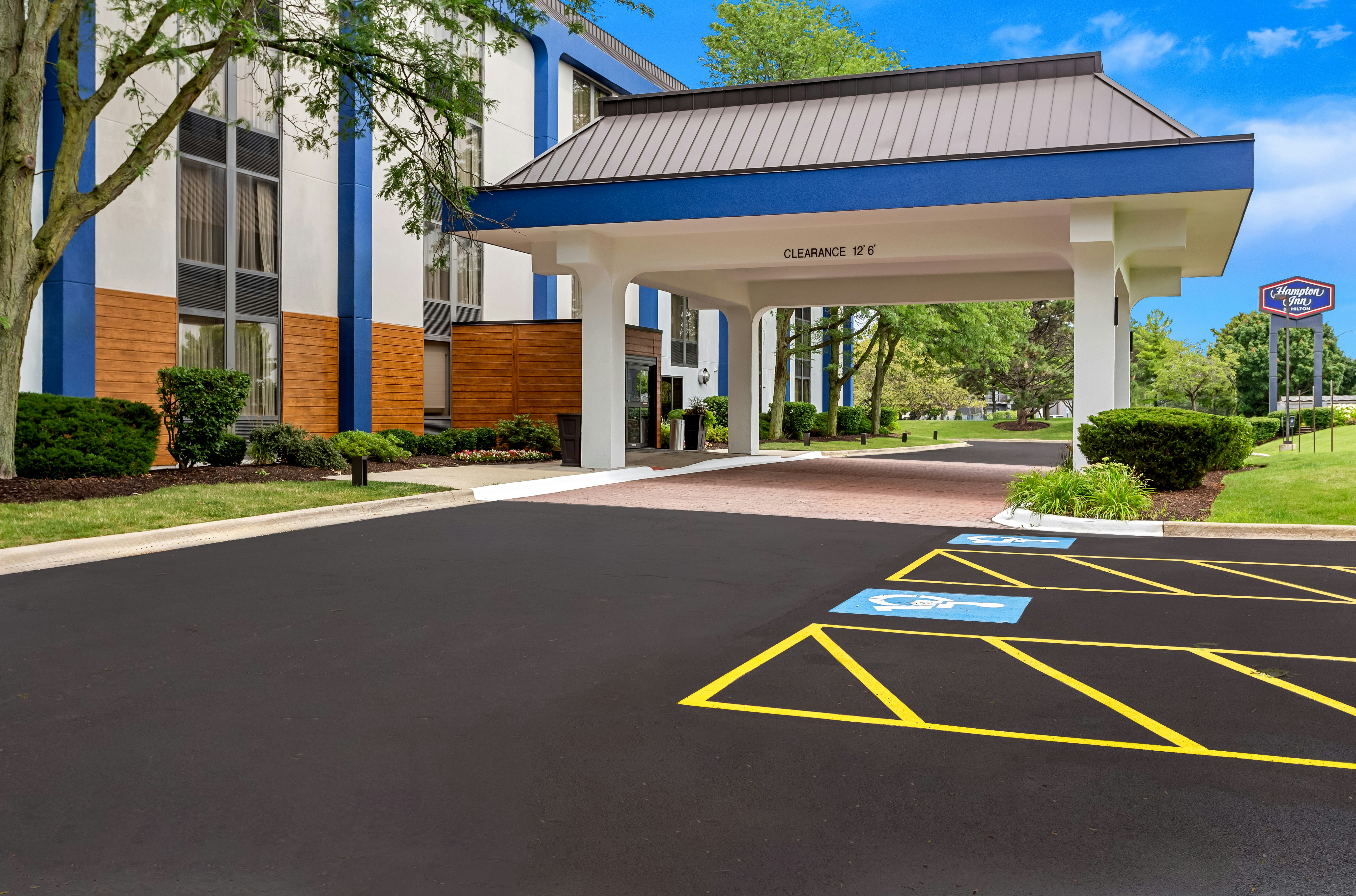 Hampton Inn Naperville 46/52