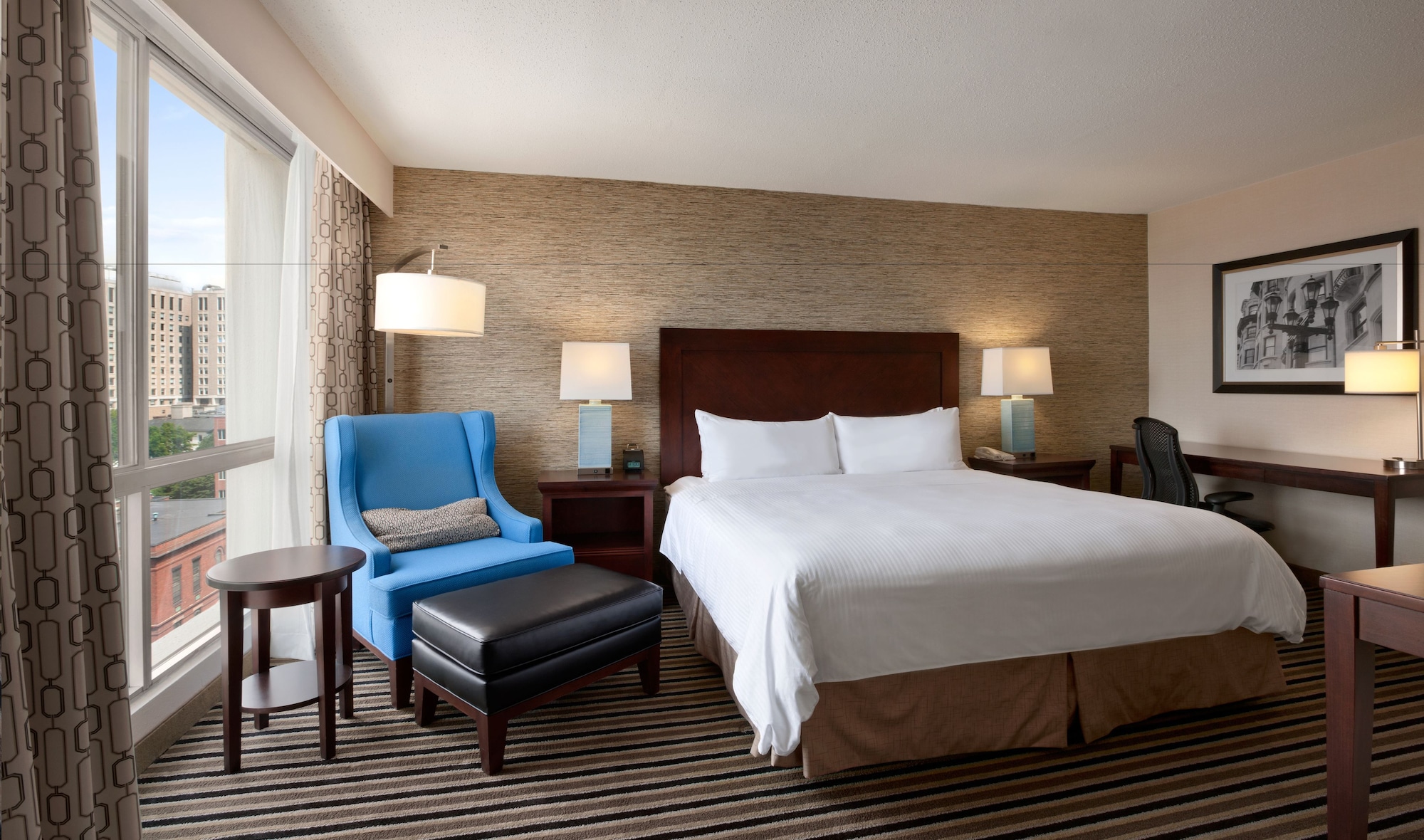 ROOM, KING BED