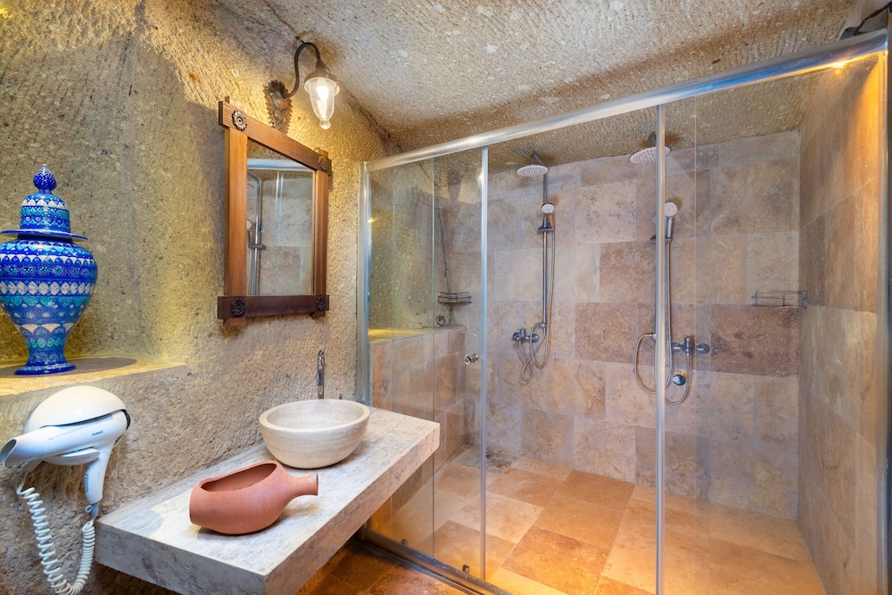 Megaron Cave Hotel 46/46