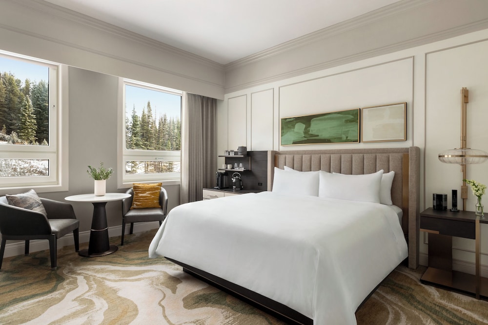 Fairmont, King Bed