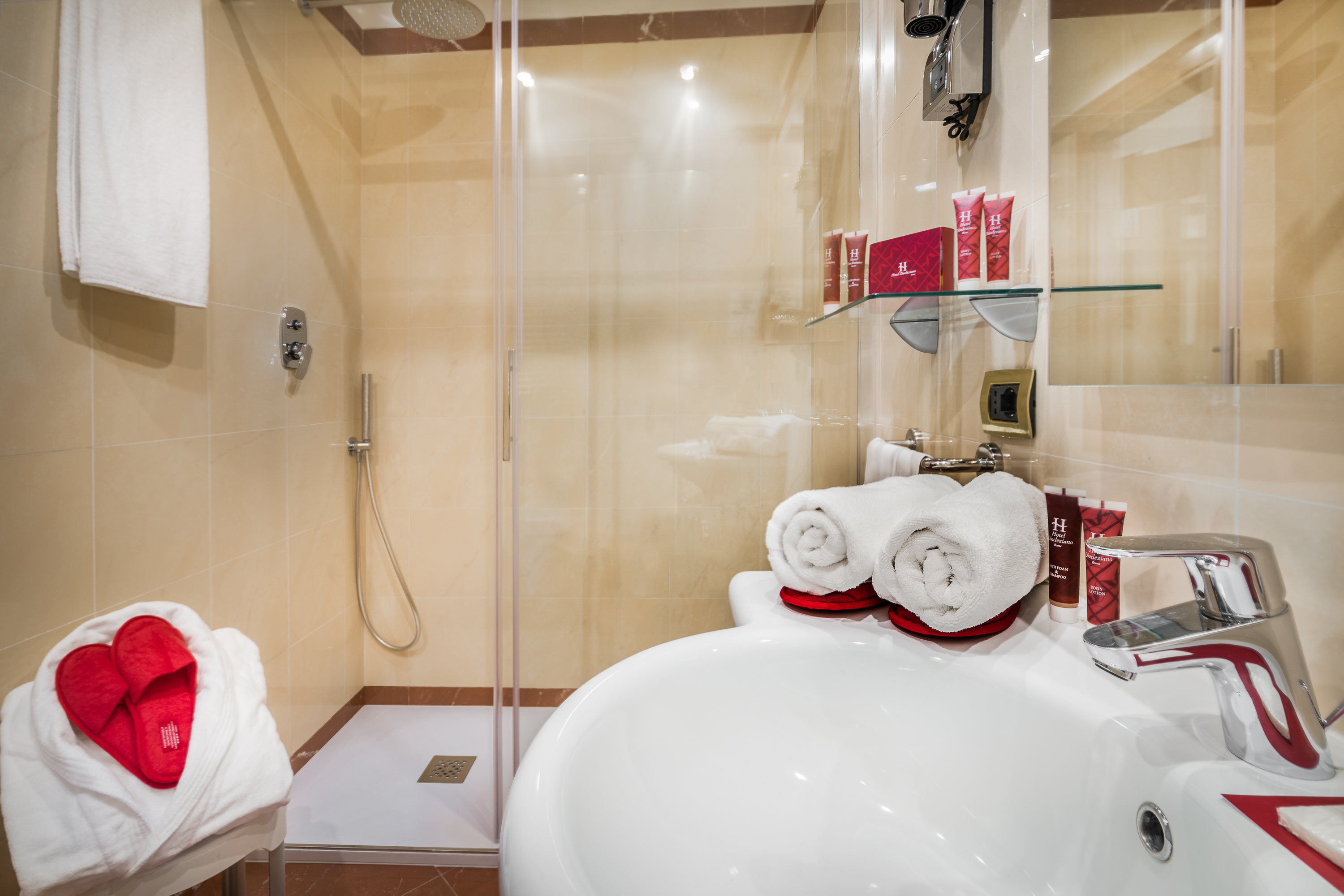 غرفة كومفورت بسرير مزدوج، Diocleziano Hotel 4/4