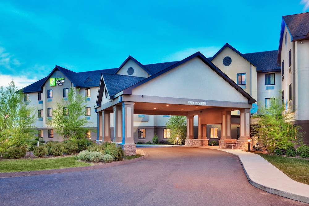 Holiday Inn Express Hotel And Suites Bradley Airport 2/74