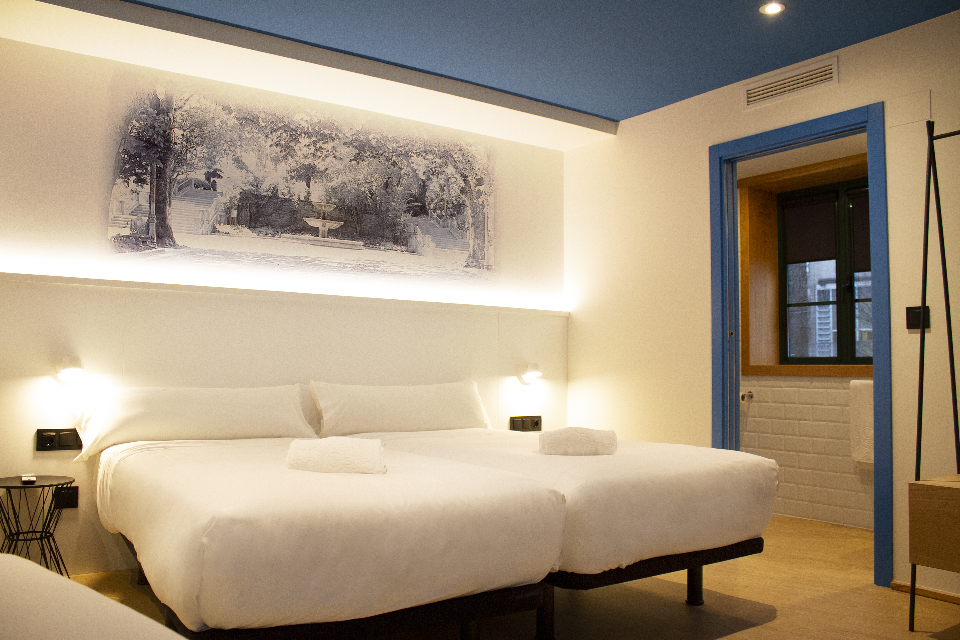 ROOM, TRIPLE