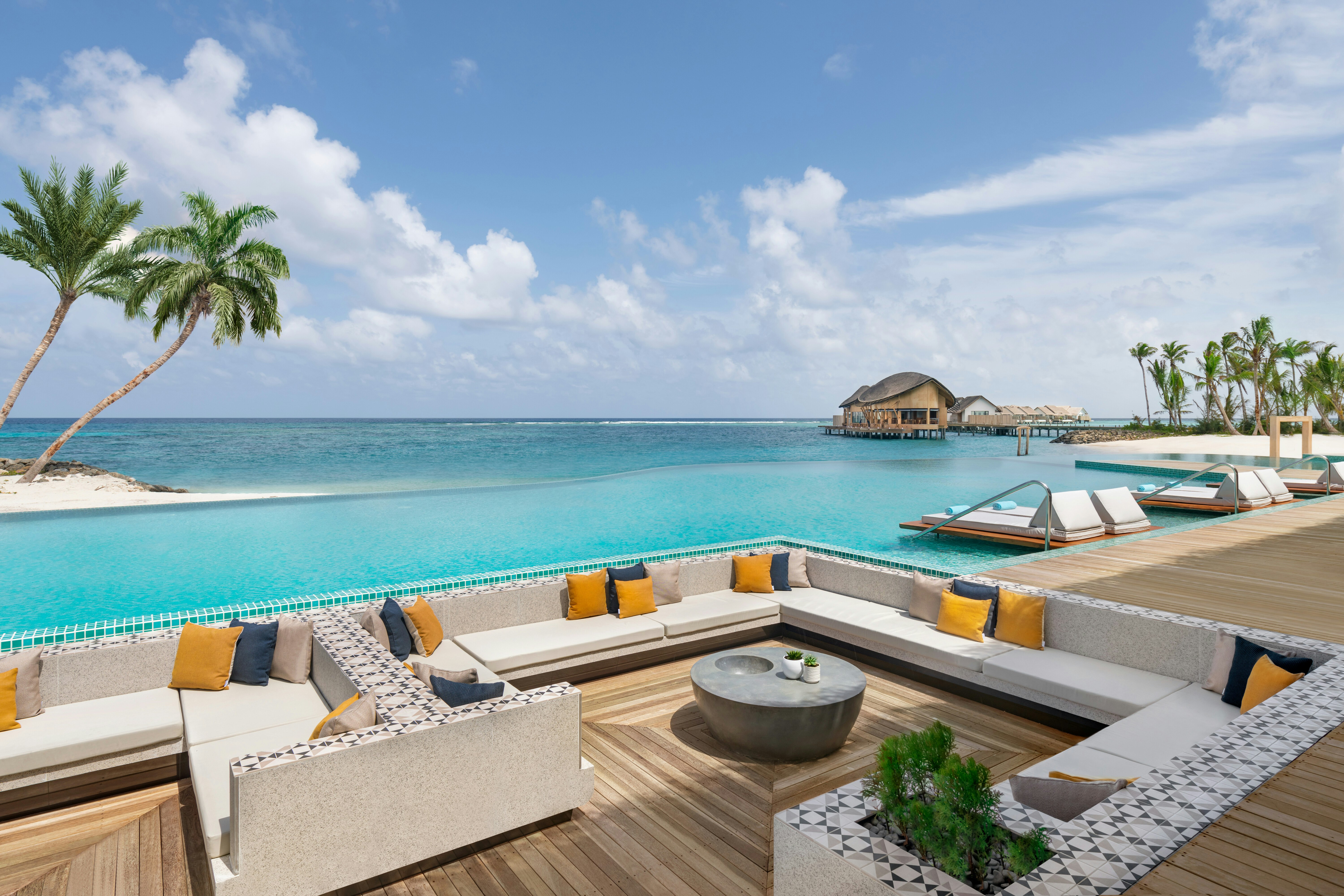 Hilton Maldives Amingiri Resort and Spa 68/72