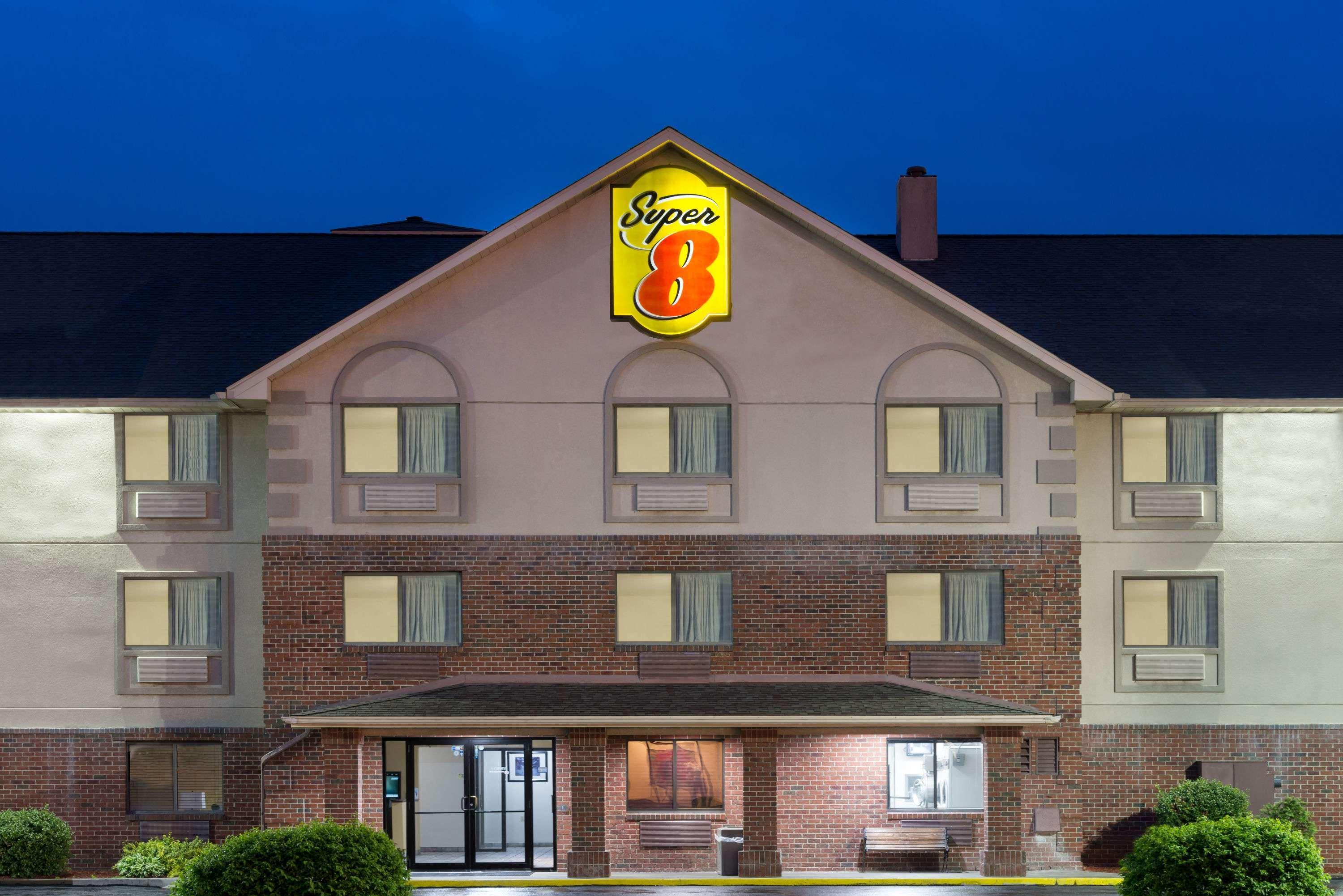 Super 8 By Wyndham Morgantown 1/16