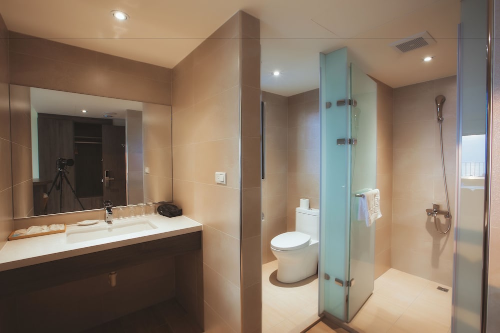 Fangliao Hotel 32/65