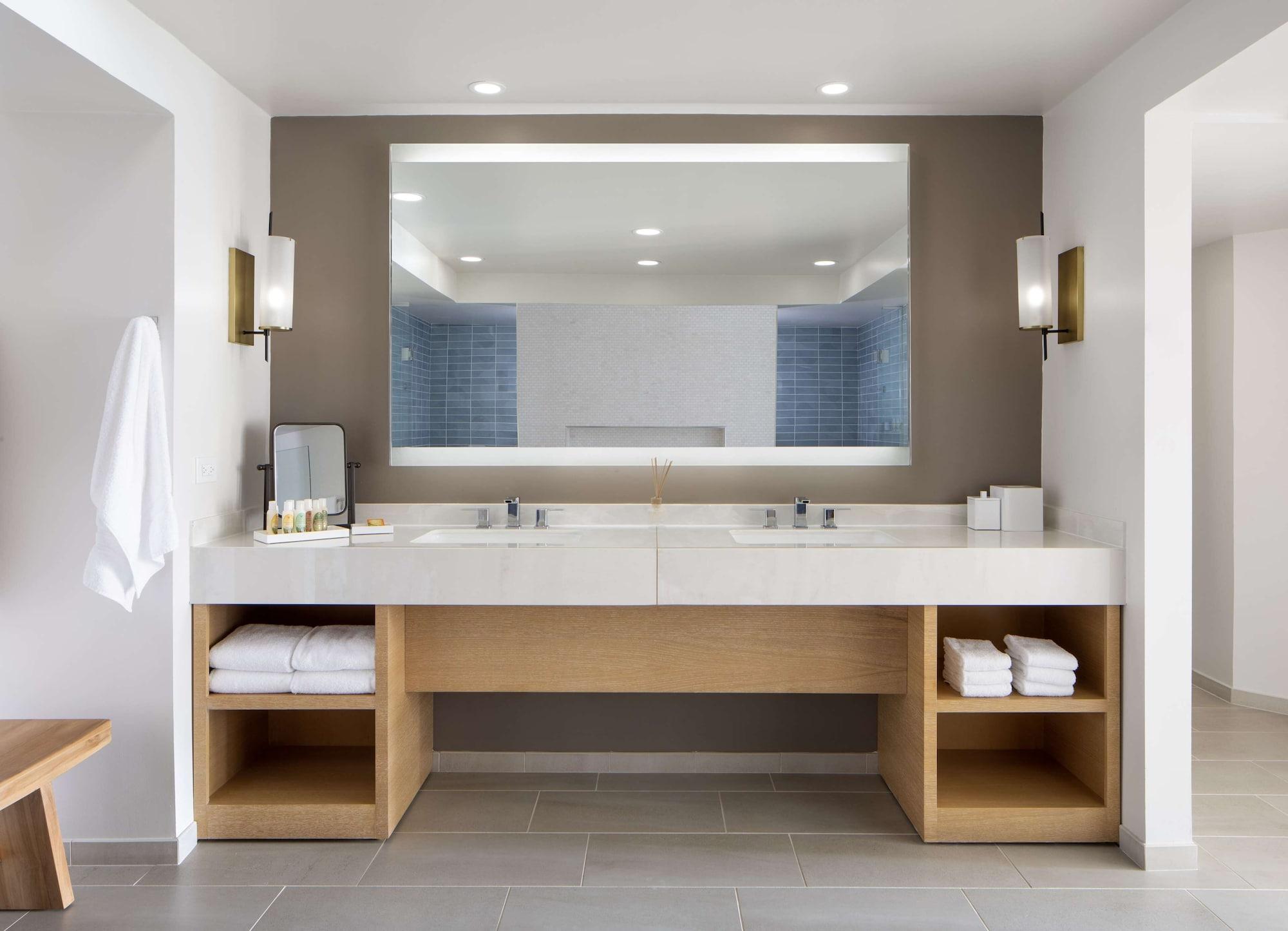 Presidential, Suite, King Bed, Ocean Front