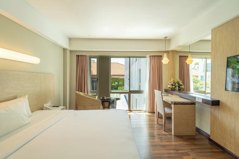 CONNECTING, DELUXE, DOUBLE AND TWIN BEDS