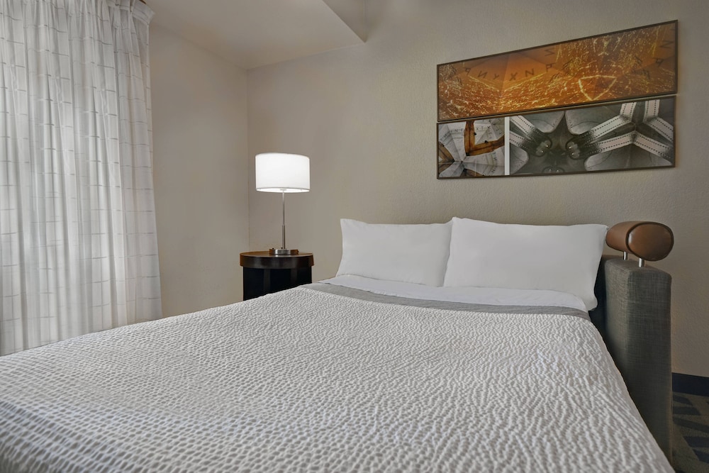 TownePlace Suites Republic Airport Long Island/Farmingdale 10/37