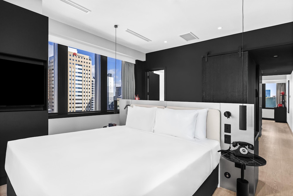 Radisson RED Auckland 17/50