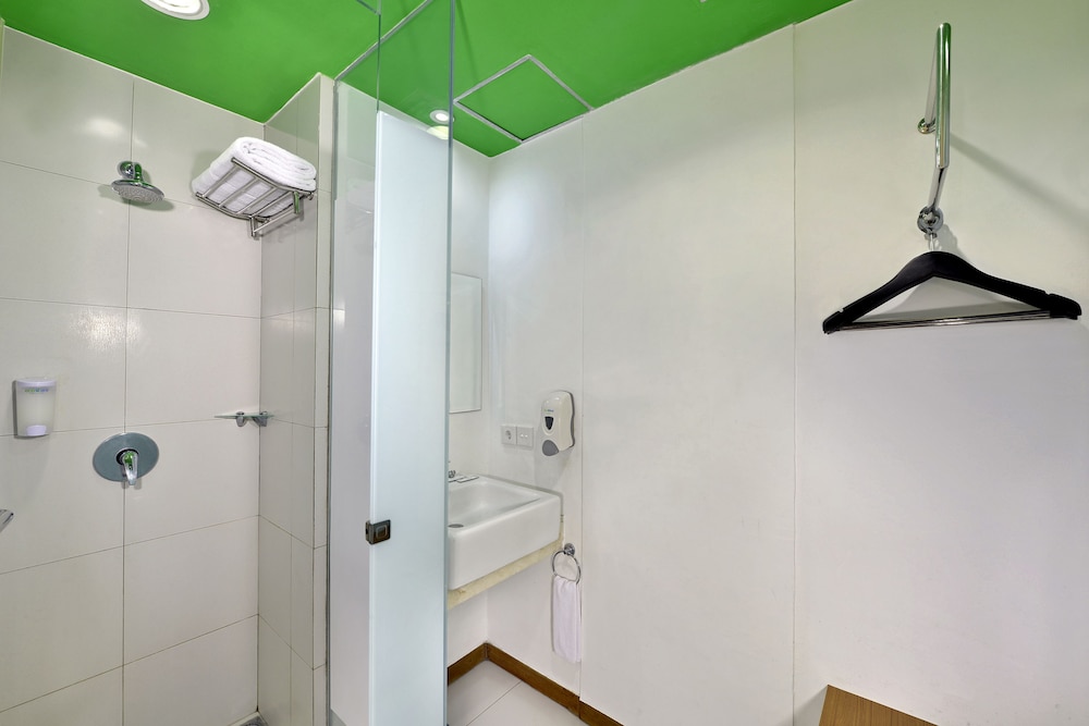 Whiz Hotel Pemuda Semarang 39/44