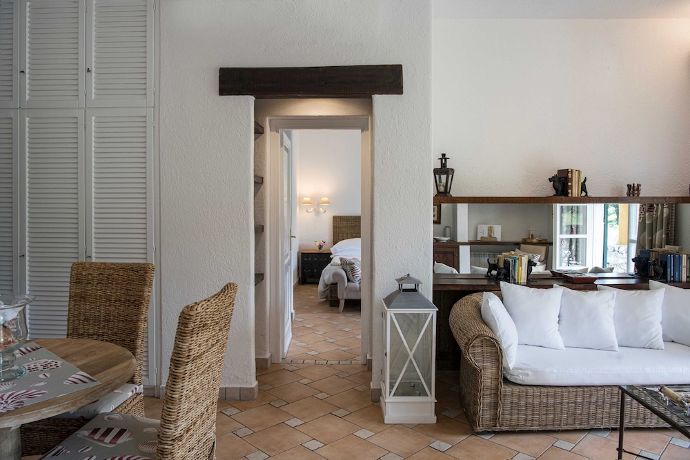 Master, Cottage, Suite, Queen Bed