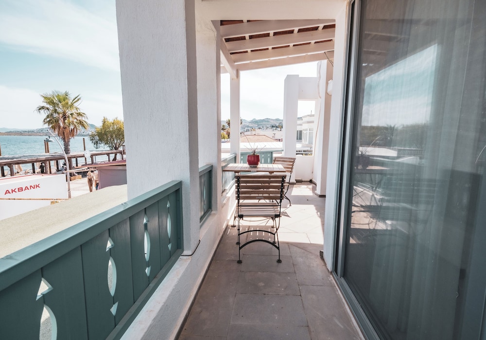 Kefi Beach And Suites 22/50