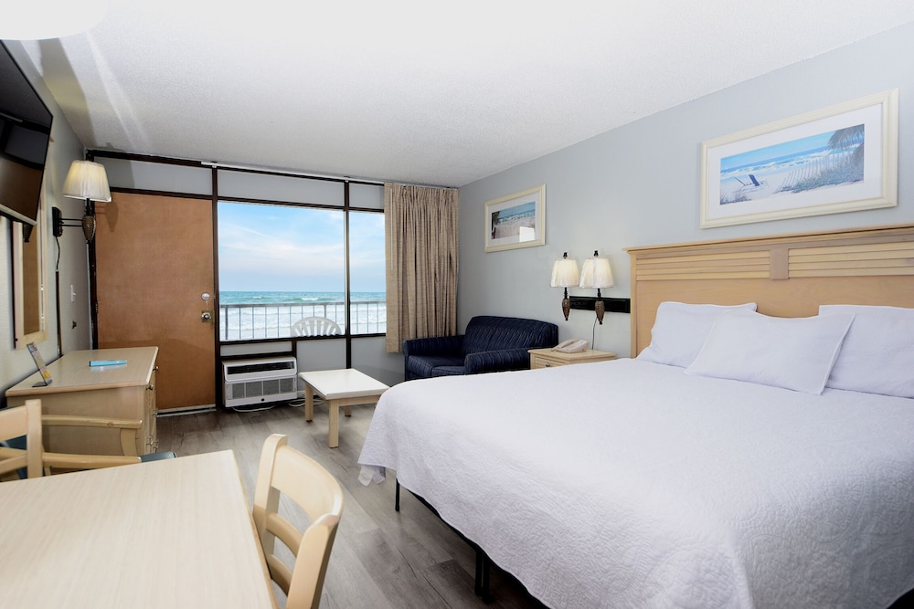 1 Bedroom, Efficiency, King Bed, Ocean Front, Sofa