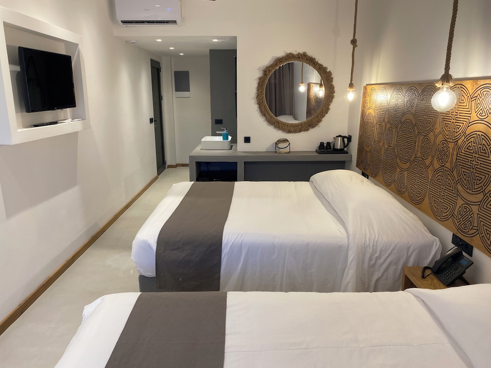 Helios Beach Hotel & Bungalows 13/48