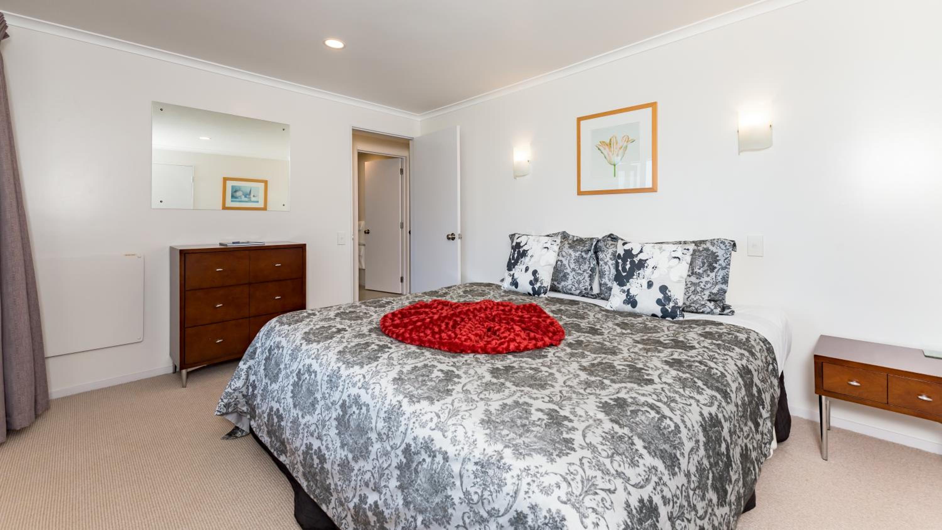 1 Bedroom, Suite