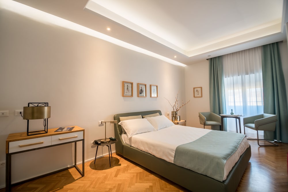 SUPERIOR, DOUBLE BED