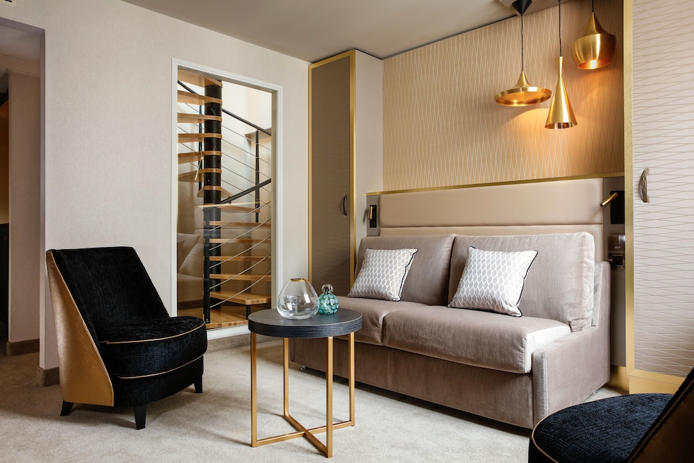 Niepce Paris Curio Collection By Hilton 28/39