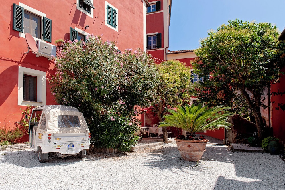 Hotel Villa Sermolli 41/50