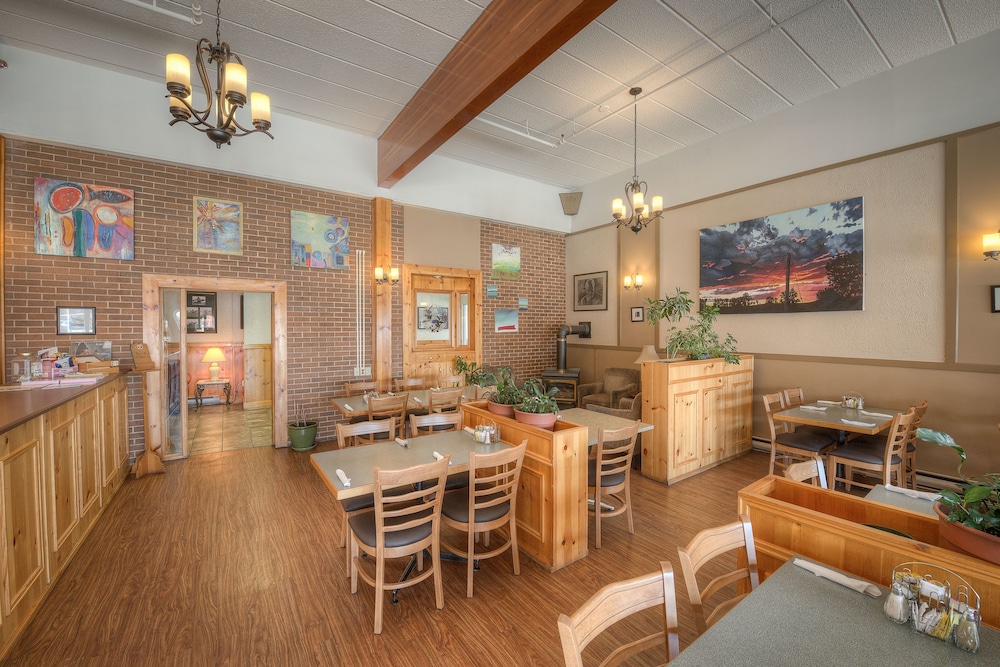Claymore inn & Suites 29/40