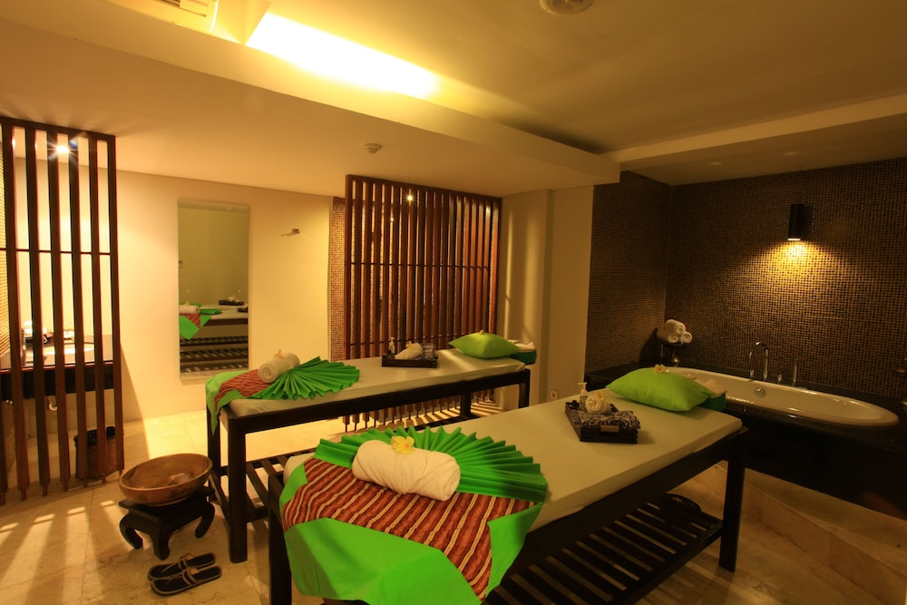 Grand Whiz Hotel Nusa Dua 47/75