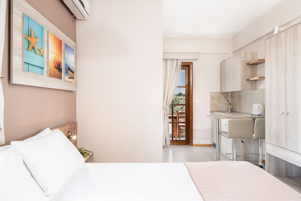 Cathrin Suites 7/39