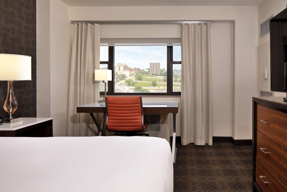 DoubleTree by Hilton Hotel & Suites Pittsburgh Downtown 30/81