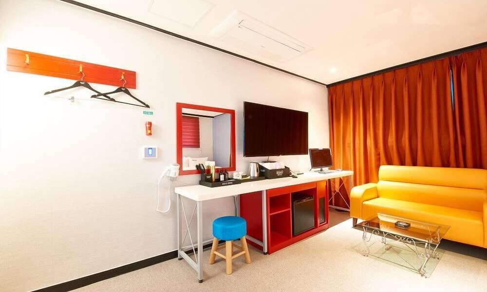 Hermes Hotel 46/56