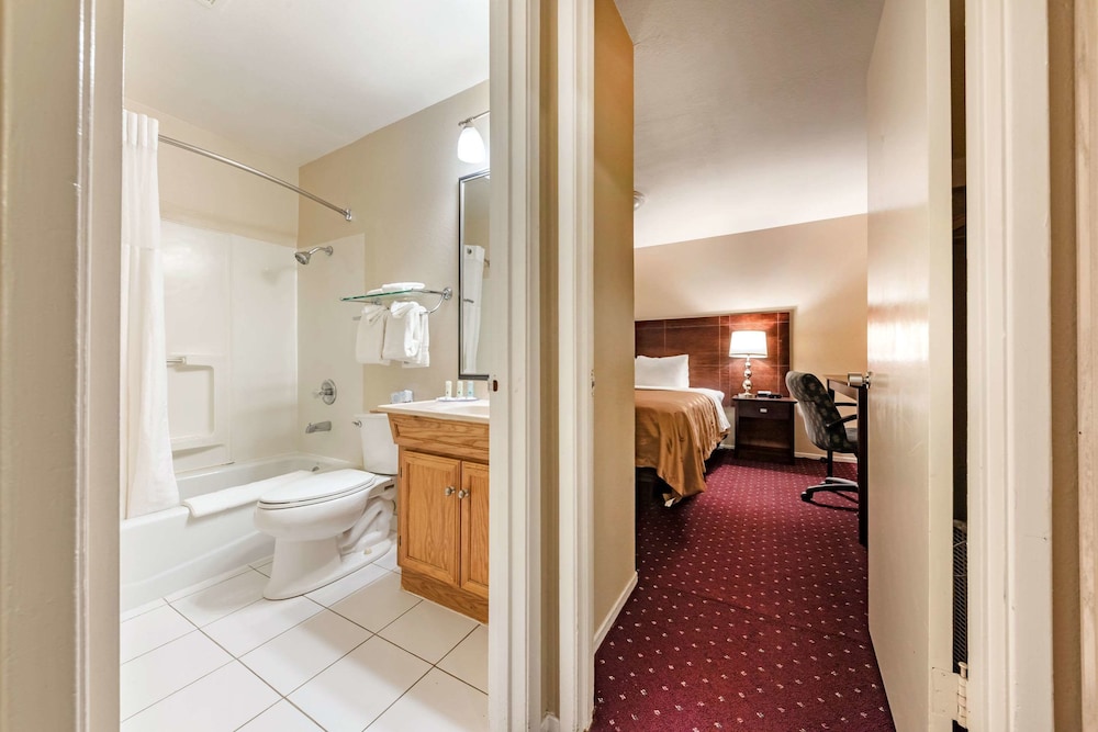 Scottish Fairway Inn 10/37