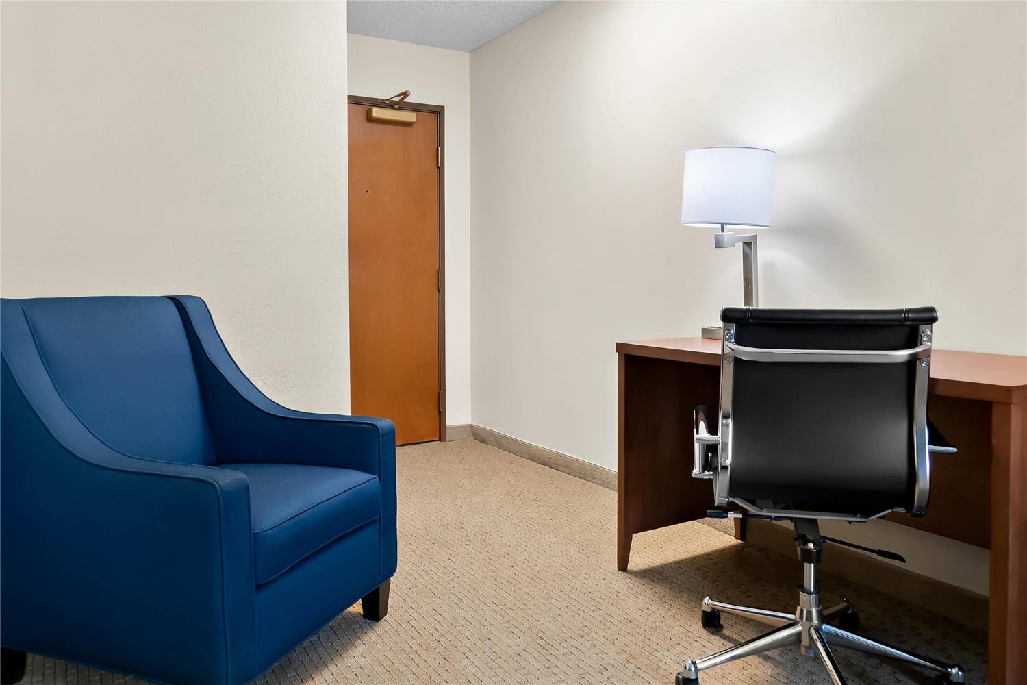 Comfort Inn & Suites Taylor - Detroit 17/21