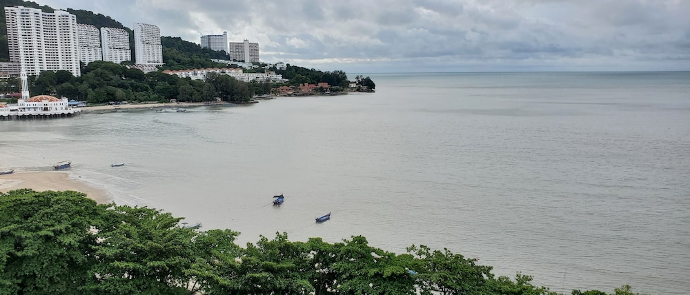 Leisure Cove Hotel Apartments 43/50
