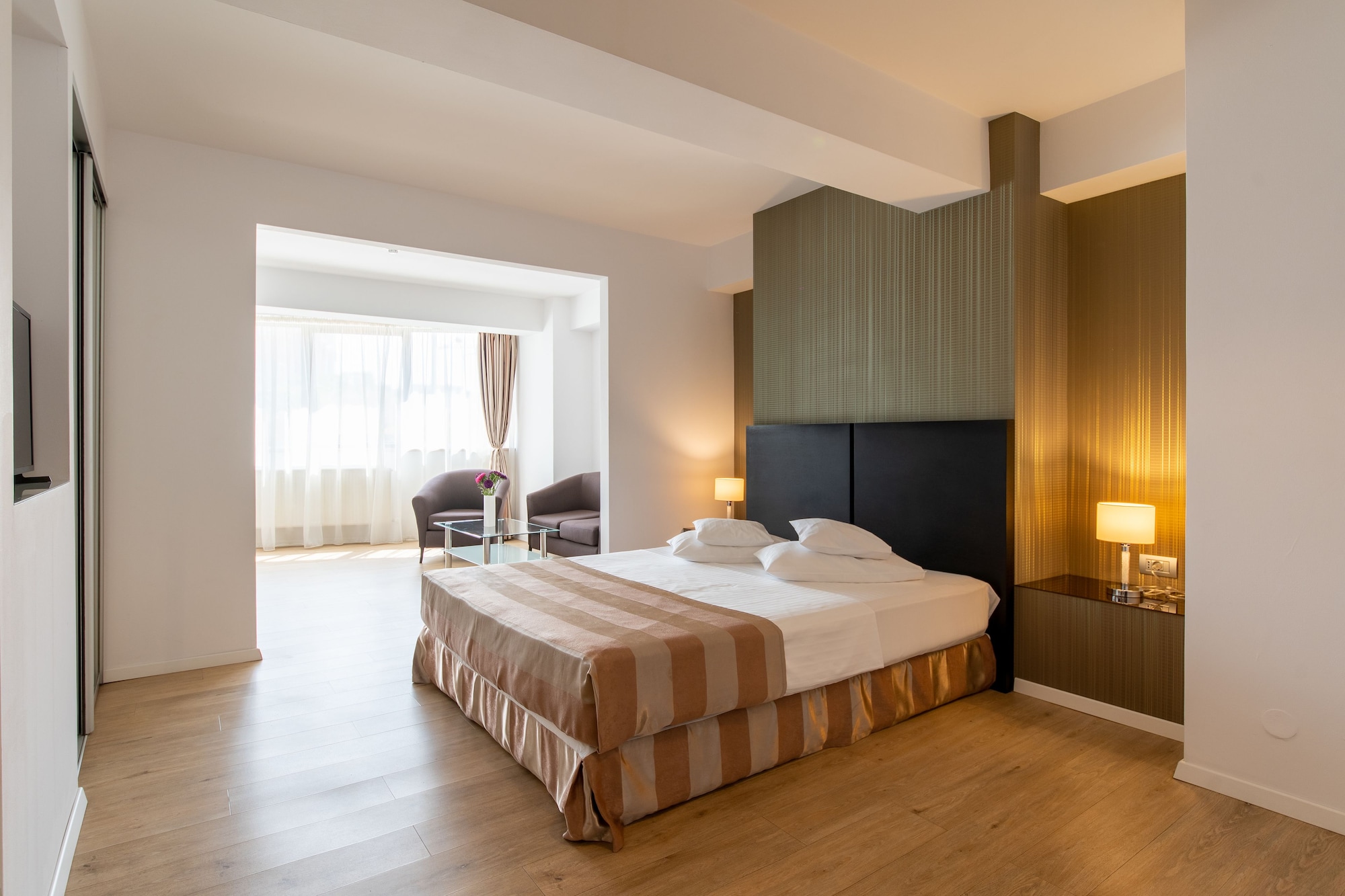Queen Bed - De luxe