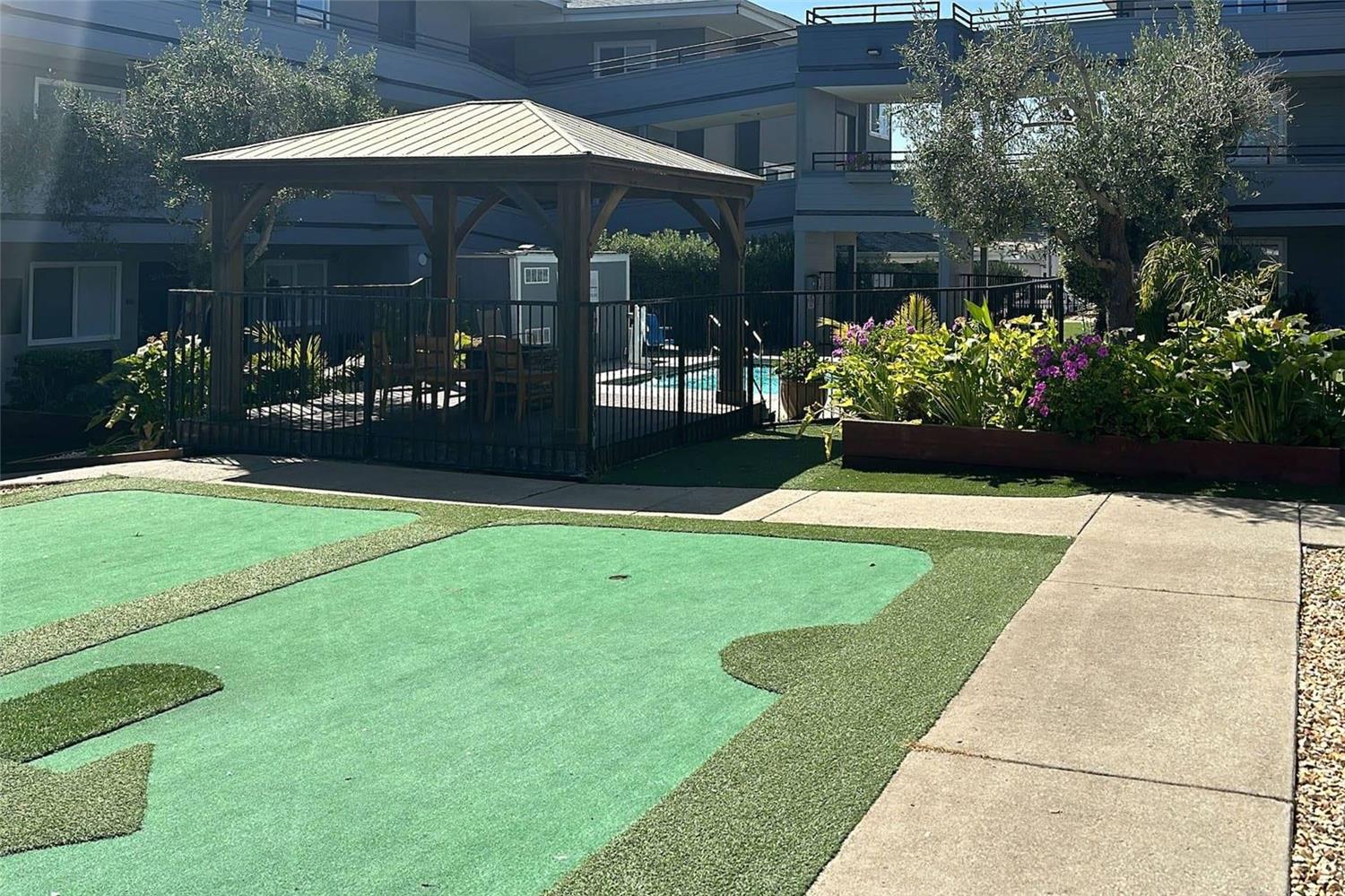 Country Inn & Suites by Radisson, Monterey Beachfront-Marina, CA 29/31