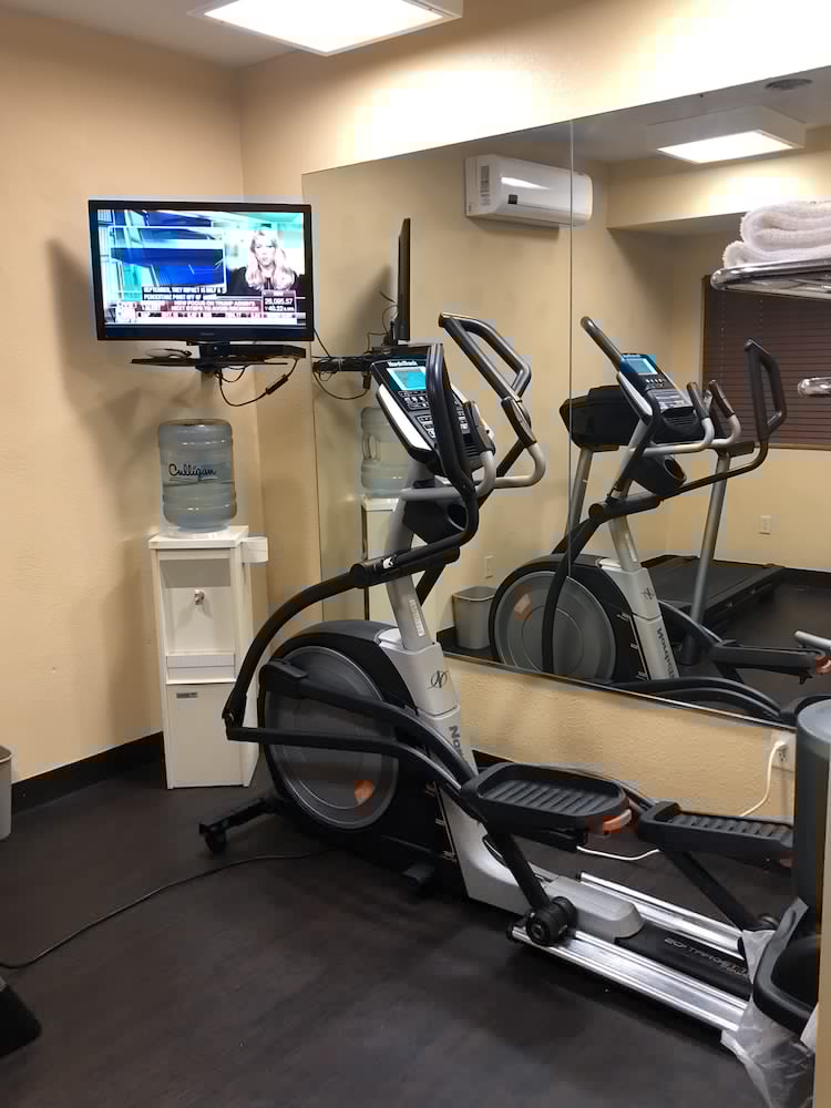 Baymont by Wyndham Fort Wayne 10/21