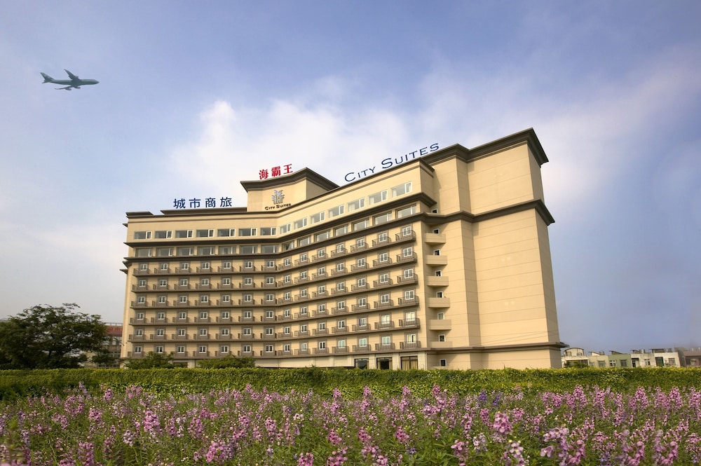 City Suites Gateway 3/58