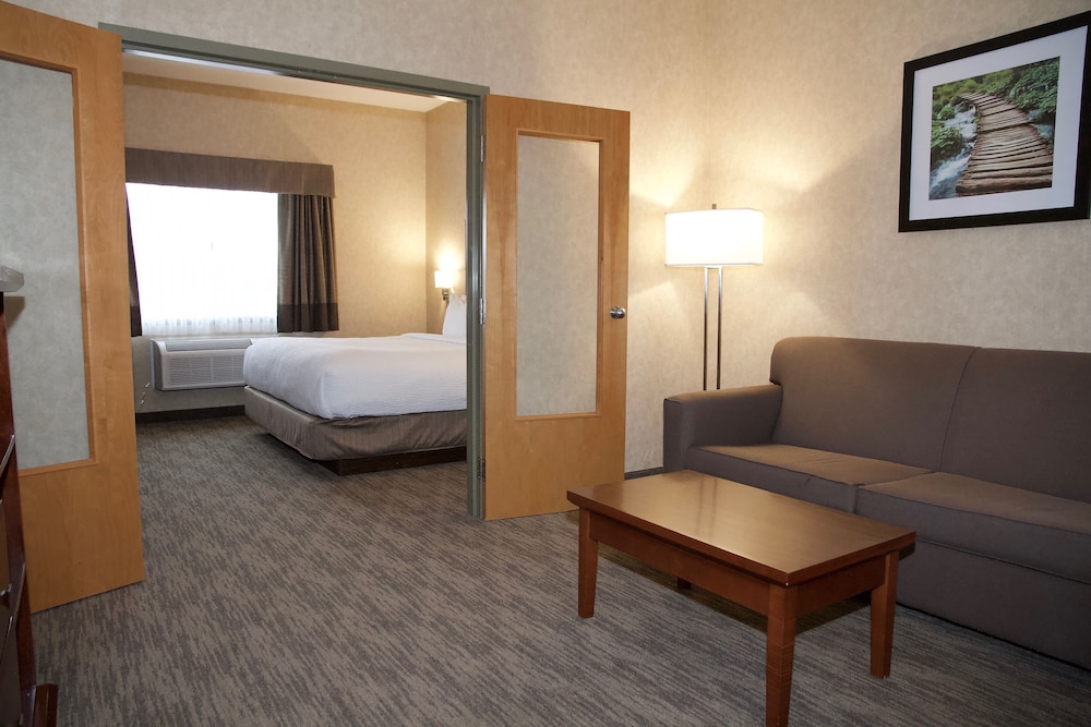 Days Inn and Suites by Wyndham Brooks 14/34