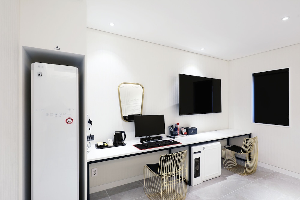 Mari Hotel 38/50