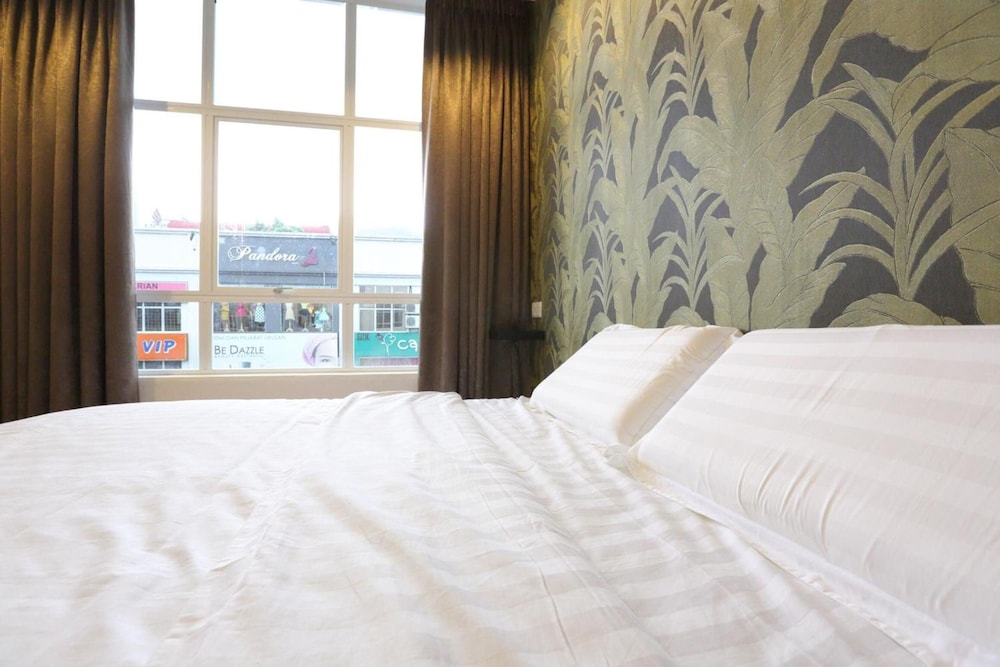1 Hotel Taman Connaught 36/58