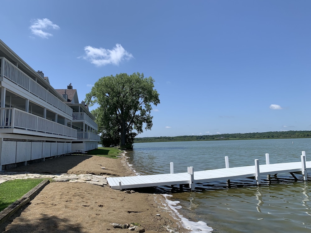 The French Country Inn Lake Geneva 33/43
