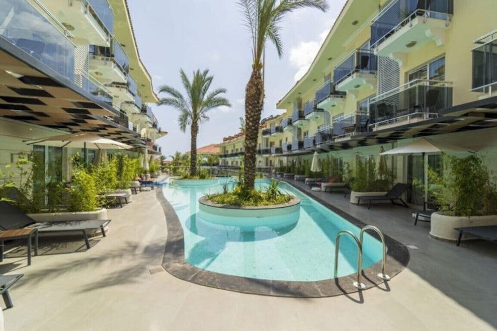Montebello Resort 46/50