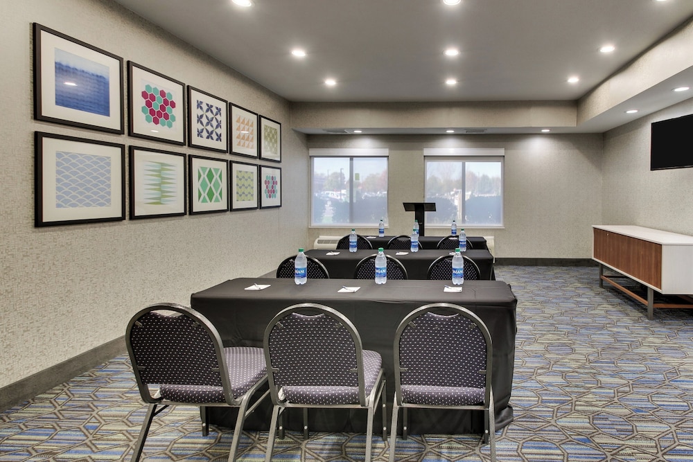 Holiday Inn Express Fishkill-Mid Hudson Valley 61/71