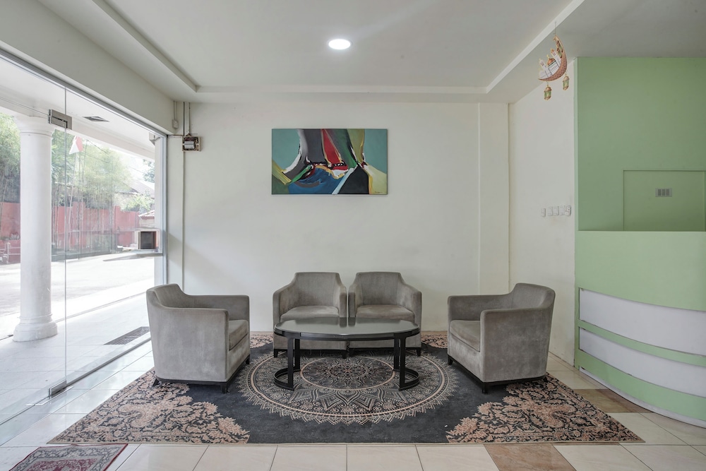 Collection O near Harbour Bay Mall formerly Kansa Hotel 30/37