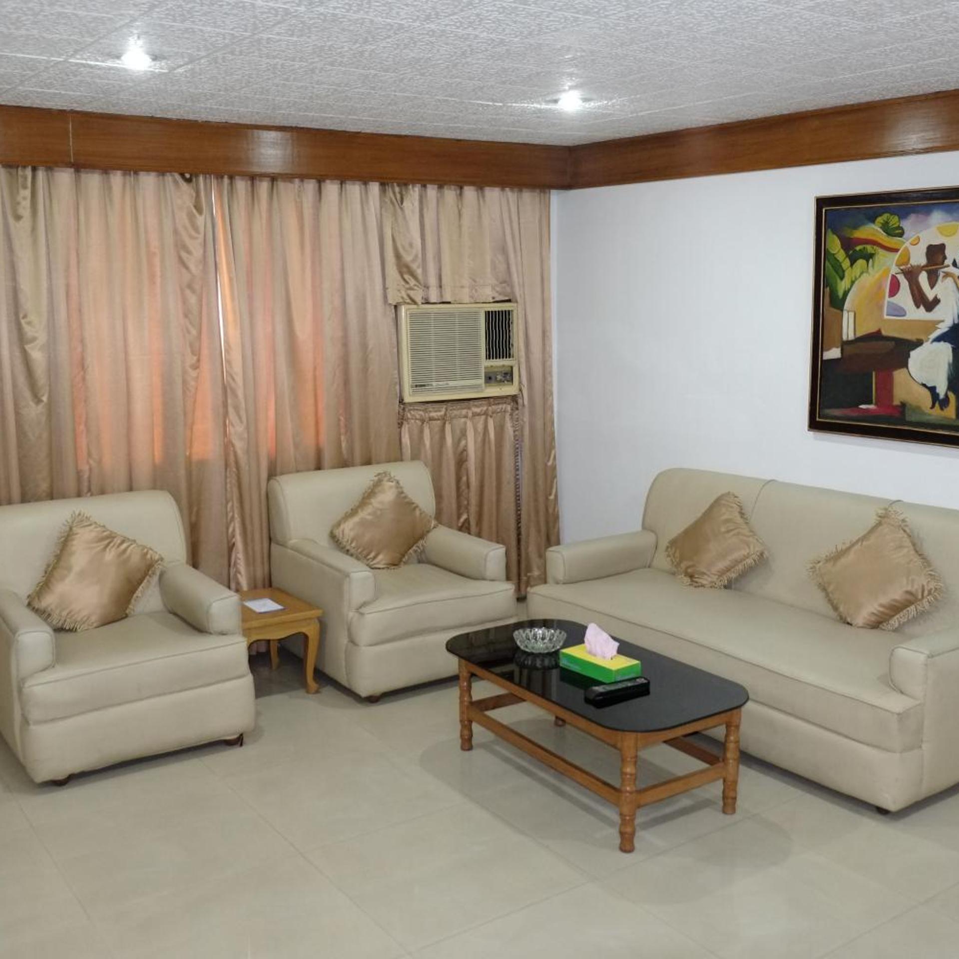 Hotel Saint Martin Ltd. 25/33