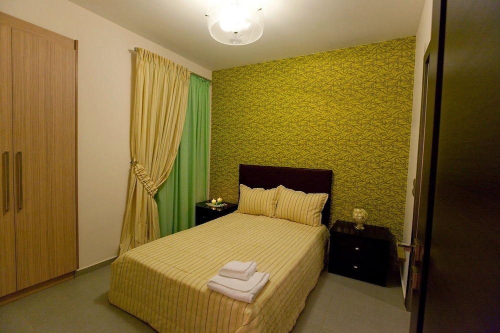 5 BEDROOMS, LUXURY, VILLA, BEACH SIDE