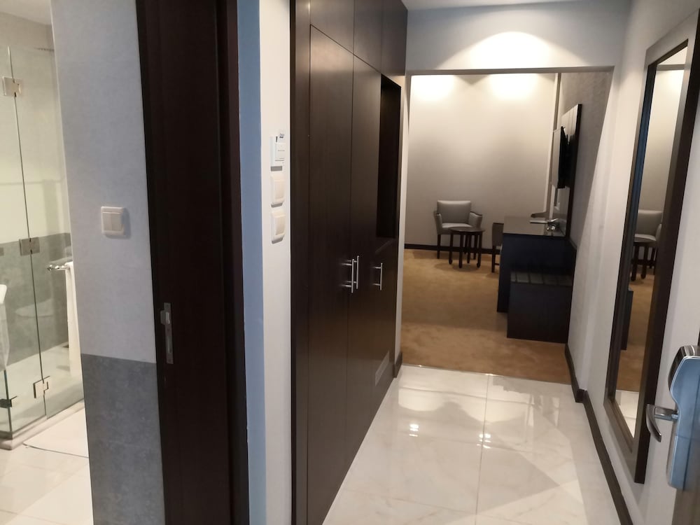 فندق هوليداي فيلا حائل(Holiday Villa Hail) 17/63