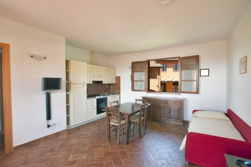 Borgo Etrusco S.P.A. 19/35