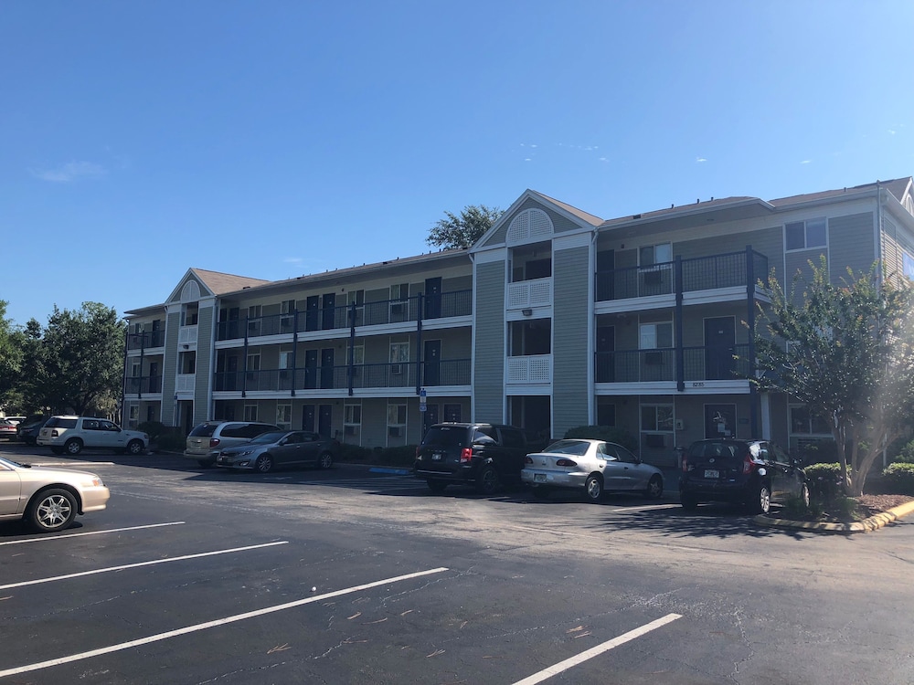 Studio 6 Extended Stay - Jacksonville, FL - South 36/46