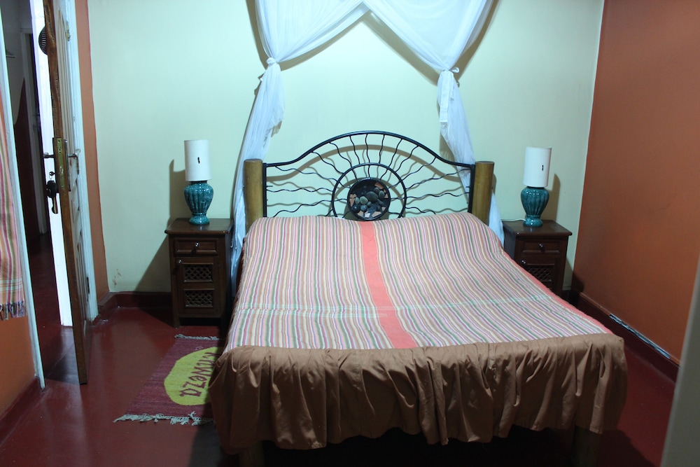 Khweza Bed & Breakfast 28/43