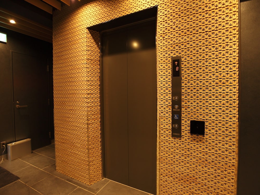 Amanek Ginza East 40/57