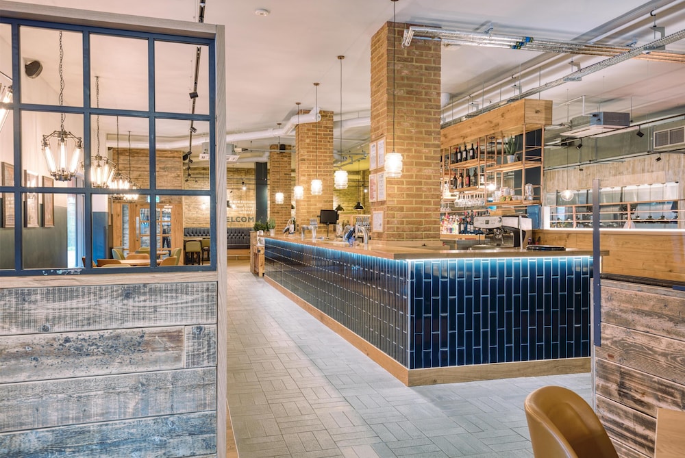 Premier Inn London Sutton 6/32